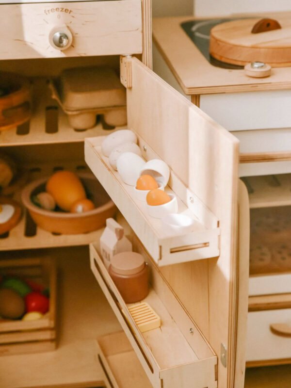 Houten speelgoedkoelkast