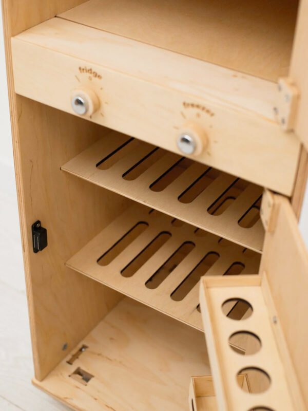 Houten speelgoedkoelkast