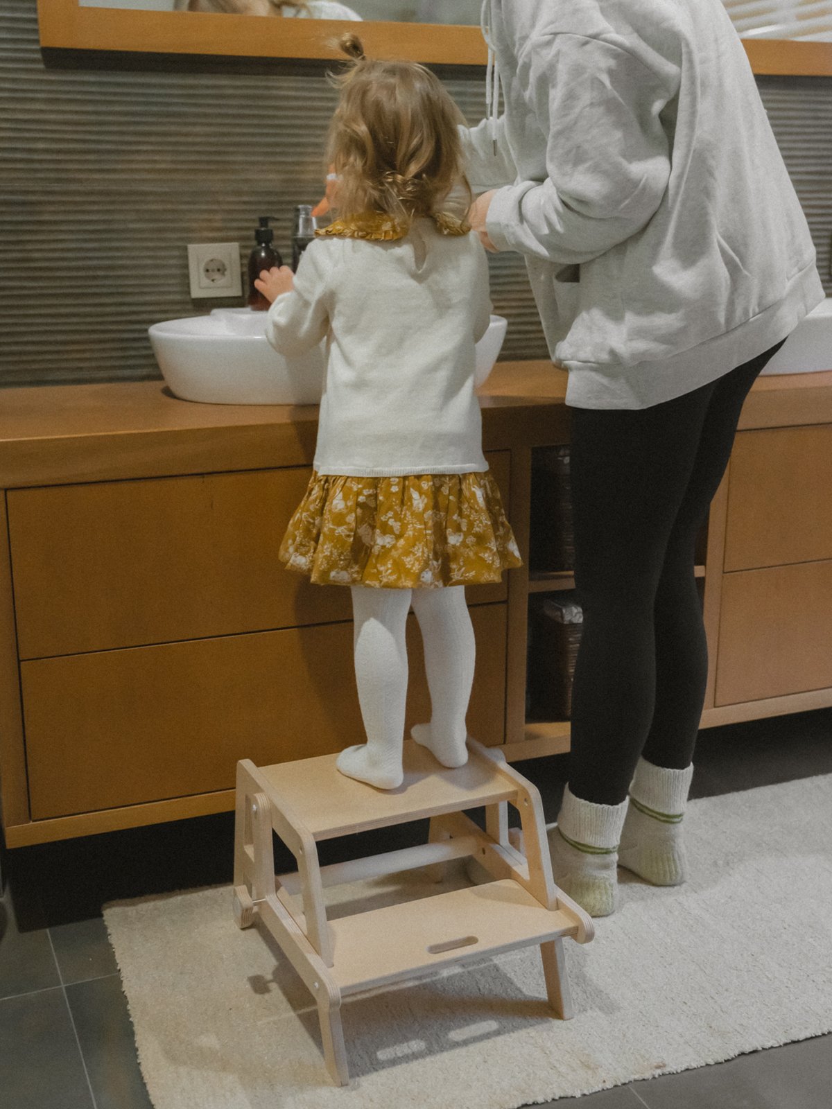 Houten Montessori stoel/krukje 2-in-1