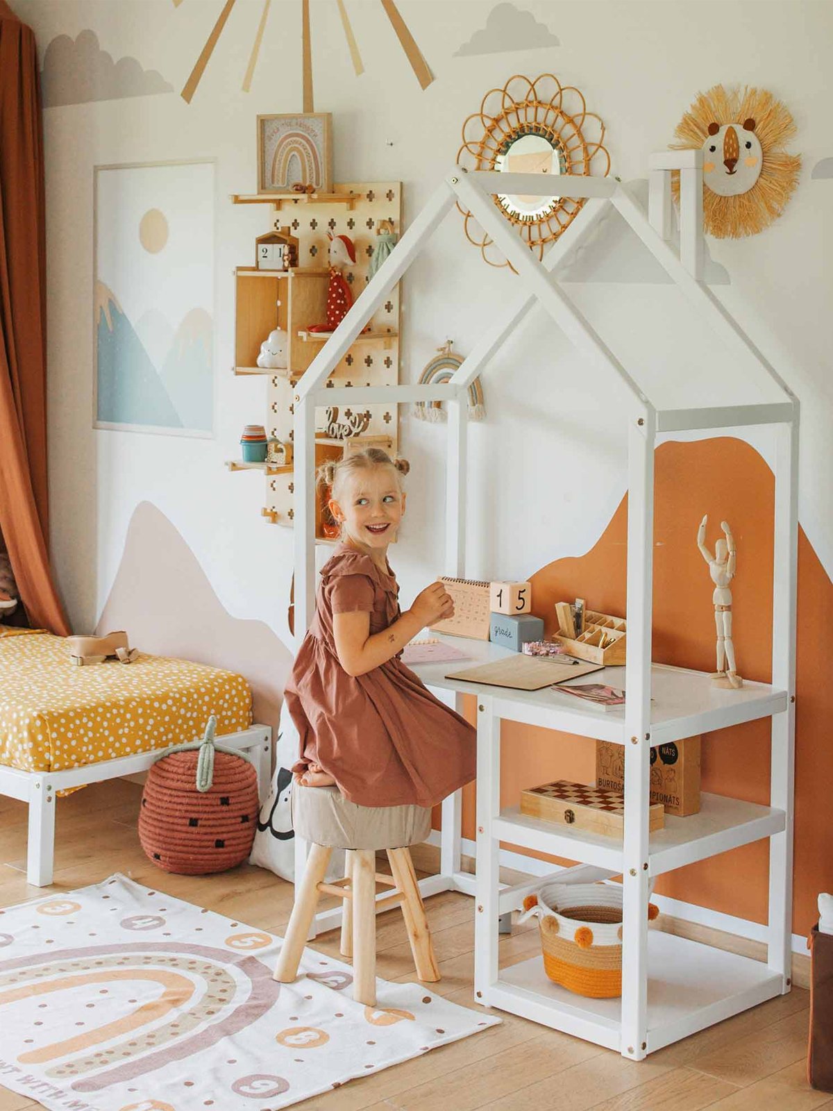 Houten Kinderbureau Huisvorm (Peuterbureau)